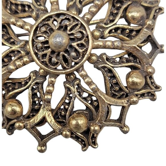 Hedy Snowflake Brooch Gold Tone Layered Open Metal Work Vintage Signed - Picture 12 of 16